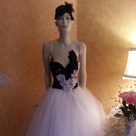 White & Black Lace Corset Tulle Wedding Ballgown